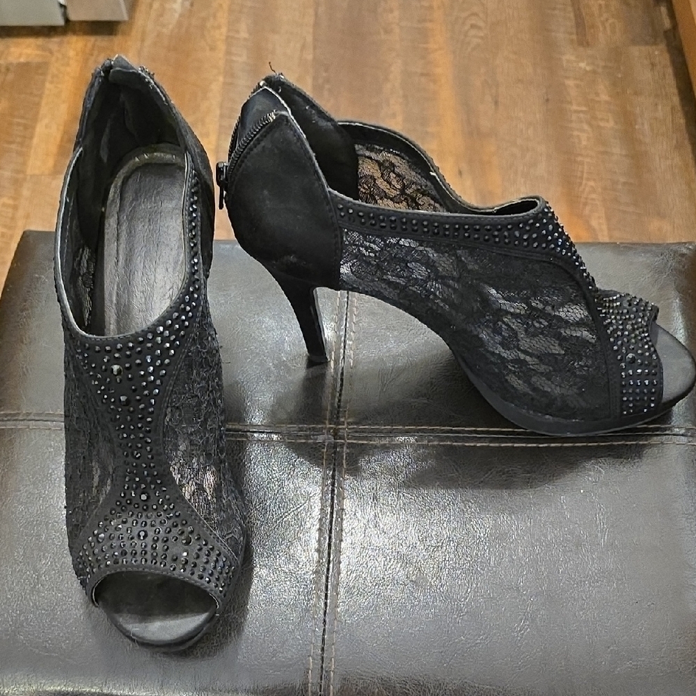 Chic Black Lace Studded Heels